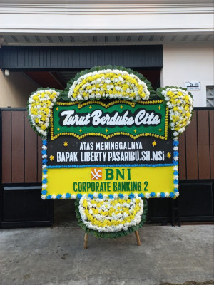 Papan Bunga Duka di Pino Raya